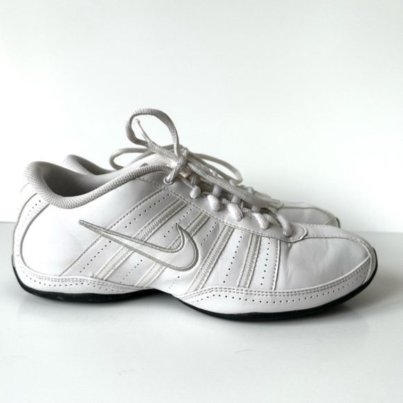 Nike Musique III Woman Sneakers White Leather Sneakers US 8 - Picture 9 of 11